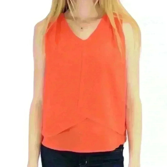Lightweight sleeveless layer tank. - Picture 4 of 4